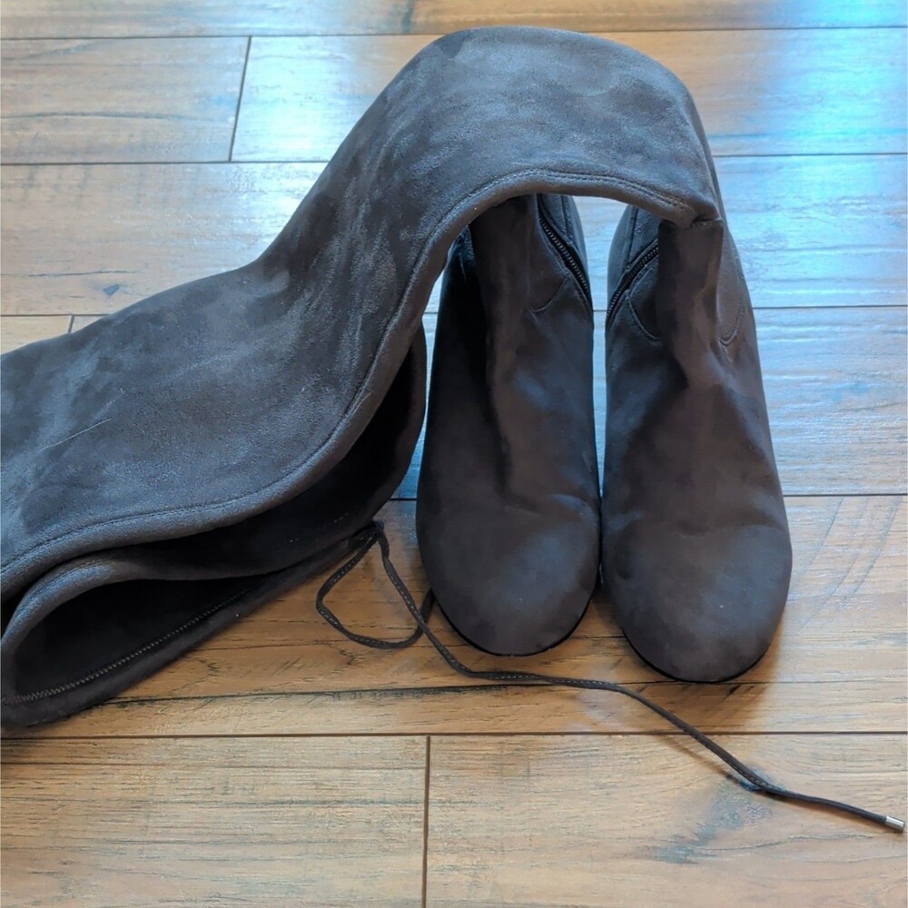 G.I.L.I. Women's US 7.5 Brown Suede Knee High Lace Up Riding Boots Round Toe